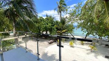 Chambre Familiale | Vue sur la plage/l’océan