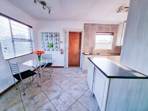 1 bedroom - Stylish one bed Apartment in Strydom Park - 2168 (Johannesburg)
