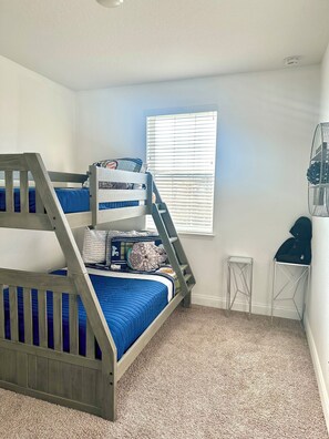 4 bedrooms, iron/ironing board, free WiFi, bed sheets