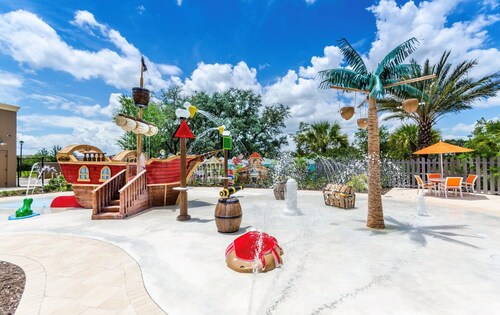 Modern Family Retreat - 15 Min from Disney with Private Pool!