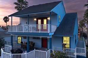 Exterior - Pool & Hot Tub, Game Room with Pool Table, Walk to Beach and Restaurants, New Service Team (117 E. Aries South Padre Island)