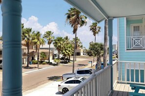 Property grounds - Seabreeze Serenity: Near Beach, Game Room, Updates (117 E. Aries South Padre Island)