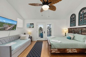 4 bedrooms, desk, iron/ironing board, free WiFi - Seabreeze Serenity: Pool & Hot Tub, Game Room Table, Walk to Beach and Restaurants, Recent Remodel (117 E. Aries South Padre Island)