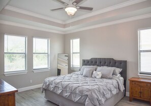 4 chambres, fer et planche à repasser, Wi-Fi gratuit, draps fournis