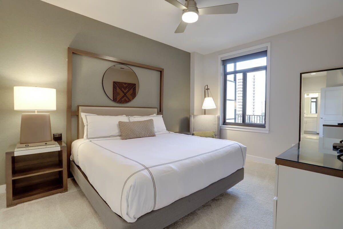 1 habitación, tabla de planchar con plancha, cuna de viaje y wifi 