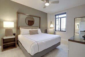 1 soverom, strykejern/-brett, reiseseng for barn og wi-fi