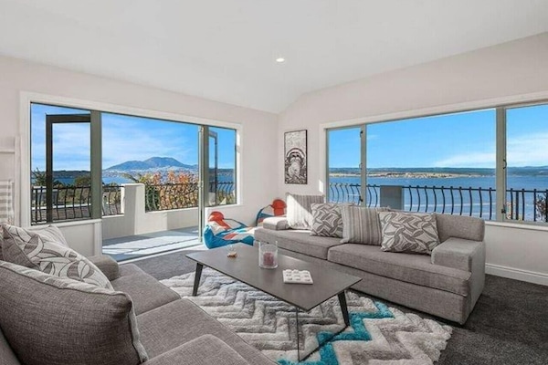 First floor - TV, lounge