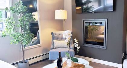 NEW Stylish Wortley 1BR Suite