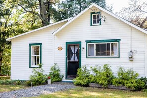Exterior - Esopus Creek Cottage (Saugerties)