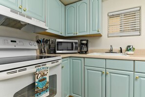 電子レンジ、コーヒー / ティーメーカー