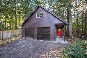 Exterior - Mystic Mountain, *Pet Friendly*, Private Hot Tub, Steam Sauna, 11 Miles to Govy Camp (Rhododendron)