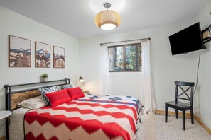 3 bedrooms, desk, free WiFi