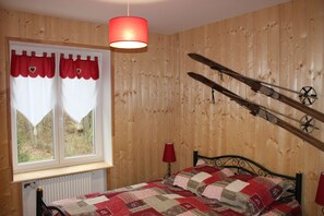 2 Schlafzimmer, Bügeleisen/Bügelbrett, Reisekinderbett, kostenloses WLAN