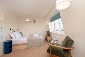 Apartment - Bijou Studio With Garden Views Near Camden (London)