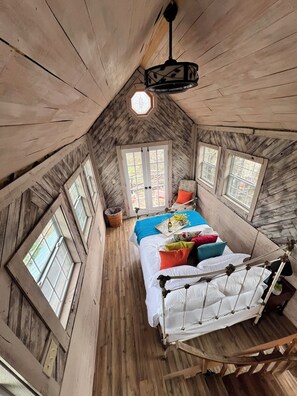 2 soverom, reiseseng for barn og sengetøy