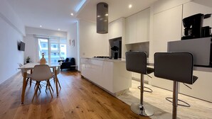 Luxury Apartment | Dining room - Modern Condesa Getaway w Terrace & Pool  (Mexico City)