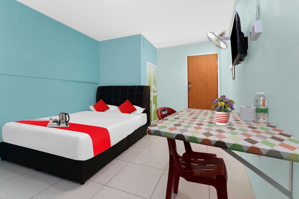 Deluxe Double Room | 1 bedroom, bed sheets