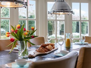 تناول الطعام