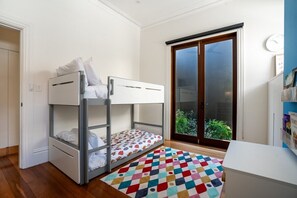 3 chambres, lit parapluie, Wi-Fi, draps fournis
