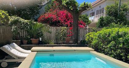 Villa Tiara: A spacious four-story villa situated in a quiet location, a few minutes from the town center, with Free WI-FI.