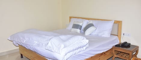 Deluxe Room | Iron/ironing board
