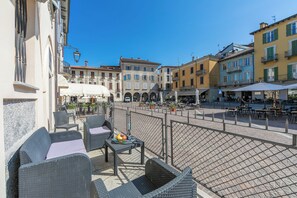 Apartamento de luna de miel, varias habitaciones, junto al lago (Il Nido Del Cigno Pied dans l'eau) | Terraza o patio