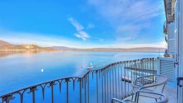Appartement Lune de Miel, plusieurs chambres, 2 salles de bains (La Dolce Vita Pied dans L' Eau) | Vue sur le lac