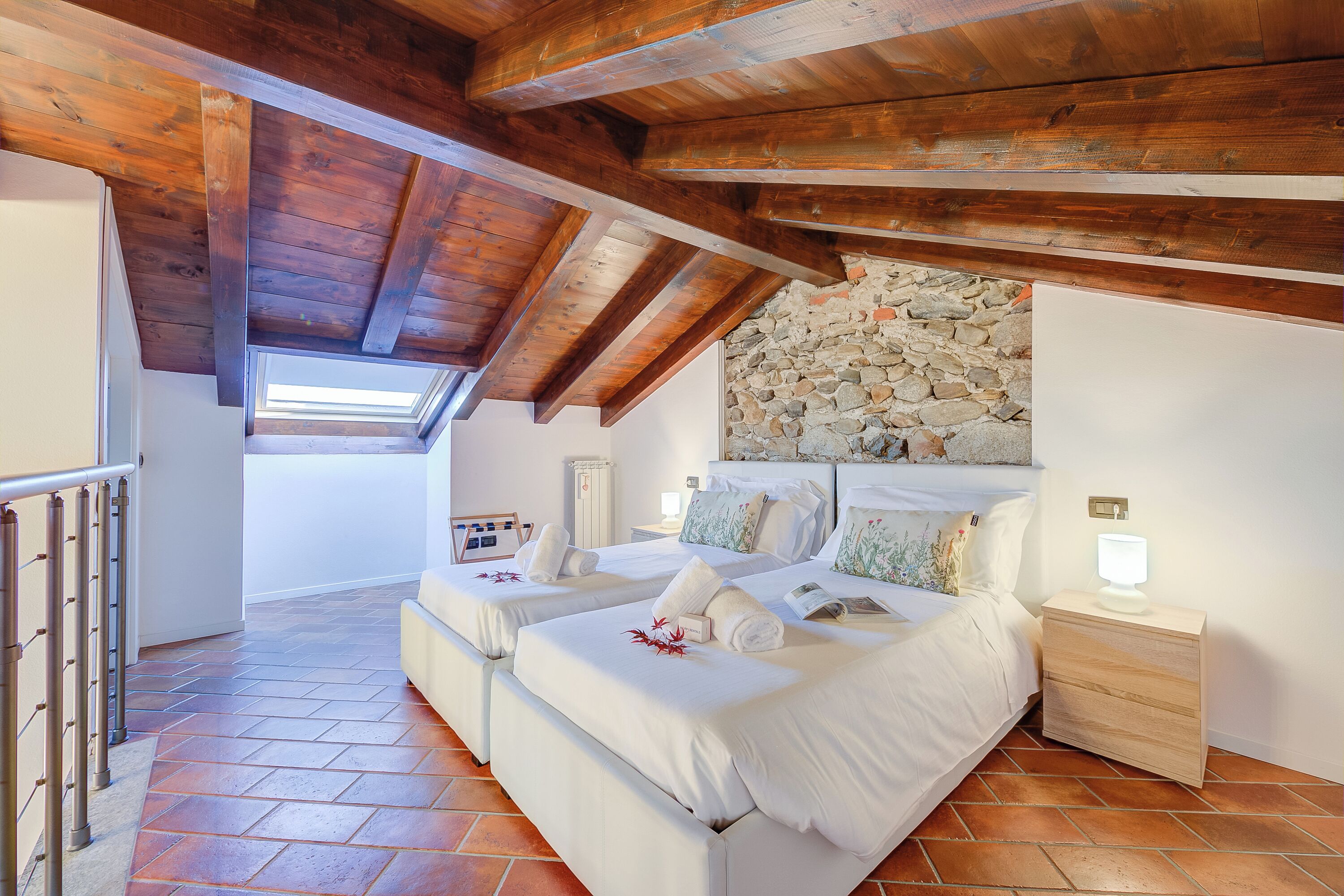 Appartement Standard, plusieurs chambres, 2 salles de bains (Incanto Sul Lago Pied Dans L' Eau) | 1 chambre, Wi-Fi gratuit, draps fournis