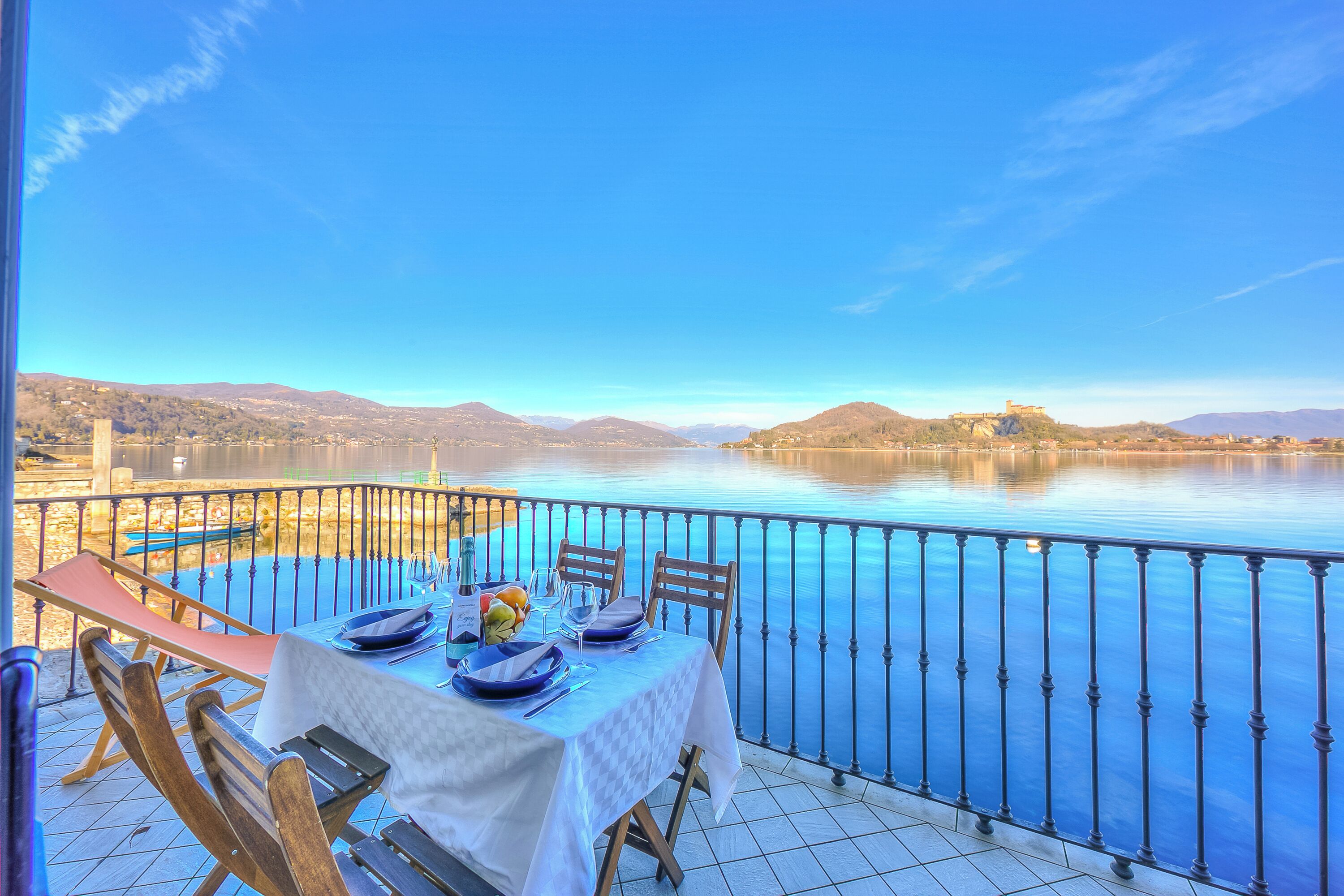 Appartement Lune de Miel, plusieurs chambres, en bord de lac (Volo Di Gabbiani Pied Dans L' Eau) | Terrasse/Patio