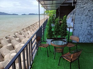 Panoramic House, Patio | Living area - The Loft (La-ngu)