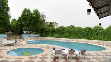 Udendørs pool