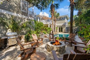 Terrace/patio - Steps from Beach access, Private pool, Gorgeous décor -Big Palm Little Palm (Seacrest)