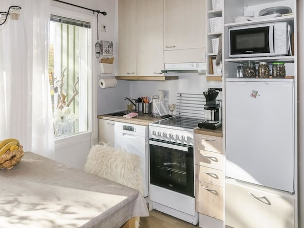 Réfrigérateur, micro-ondes, lave-vaisselle