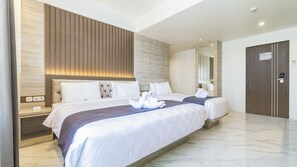 ห้องพรีเมียร์, หลายเตียง, ปลอดบุหรี่ | ตู้นิรภัยในห้องพัก, โต๊ะทำงาน, Wi-Fi ฟรี, ผ้าปูที่นอน
