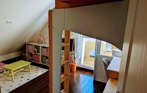 Children’s area - Maison de Ville aux Portes de Paris, Idéale Pour les Familles (Le Pré-Saint-Gervais)