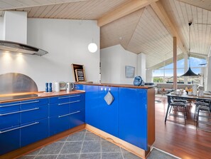 Fridge, microwave, dishwasher, cookware/dishes/utensils - "Thrugils" - 500m from the sea by Interhome (Henne)