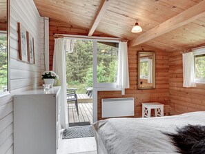 3 bedrooms, WiFi - "Florense" - 2.5km from the sea by Interhome (Henne)