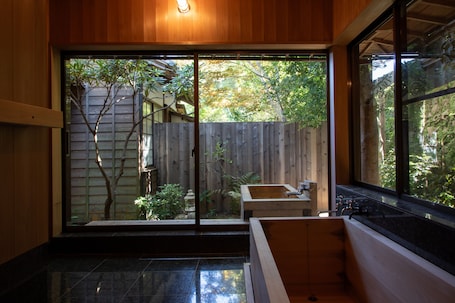 Deluxe Villa | Hot springs. EXP. Co-Onsen