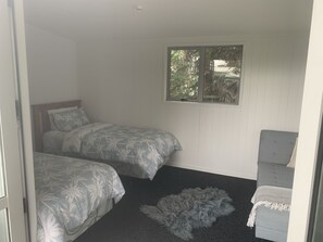 4 bedrooms, WiFi, bed sheets, wheelchair access