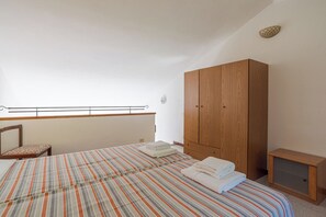 Appartement pour lune de miel, plusieurs chambres, côté montagne (CO.RI. Appartamenti 5) | 1 chambre, accès au Wi-Fi (inclus), literie fournie