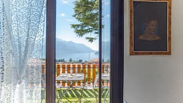 Honeymoon-Apartment, Mehrere Schlafzimmer, Bergseite (CO.RI. Appartamenti 2) | Blick auf den See