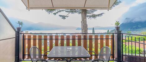 Honeymoon Apartment, Multiple Bedrooms, Mountainside (CO.RI. Appartamenti 1) | Terrace/patio