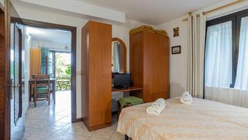 Honeymoon Apartment, Multiple Bedrooms, Mountainside (CO.RI. Appartamenti Dependance)