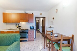 Appartement Lune de Miel, plusieurs chambres, côté montagne (CO.RI. Appartamenti Dependance) | Cuisine privée
