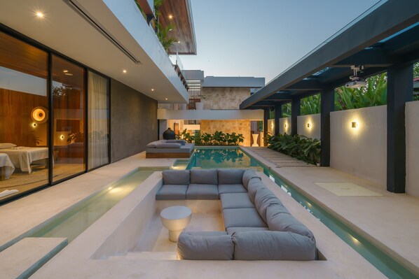 3 outdoor pools - Casa Infinito (Canggu)