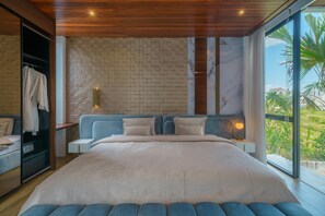 8 bedrooms, in-room safe, desk, bed sheets