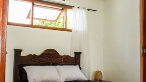 Room - Room-hb2 Triple Room With Shared Bathroo (Cartagena)