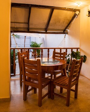 Room, 1 Bedroom, Smoking, Balcony | Dining room