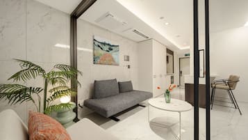 Premier Suite | 2 phòng ngủ, bàn, màn/rèm cản sáng