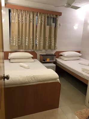 Standard Twin Room | Premium bedding, free WiFi, bed sheets - Hong Kong New York Guesthouse (Kowloon)